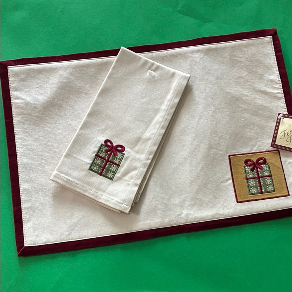 Festive Home - Placemat & Kitchen Towel